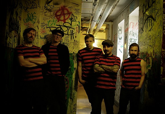 Achtung Spitfire Schnell Schnell // The Schnelle Kapelle